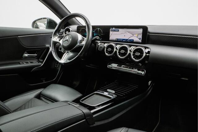Mercedes-Benz A-KLASSE 250 e Luxury Line Panoramadak/ Trekhaak/ Leer/ Stoelverwarming