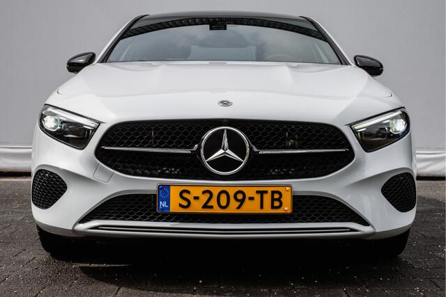 Mercedes-Benz A-KLASSE 250 e Luxury Line Panoramadak/ Trekhaak/ Leer/ Stoelverwarming
