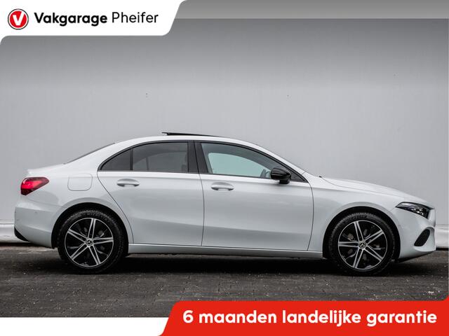 Mercedes-Benz A-KLASSE 250 e Luxury Line Panoramadak/ Trekhaak/ Leer/ Stoelverwarming