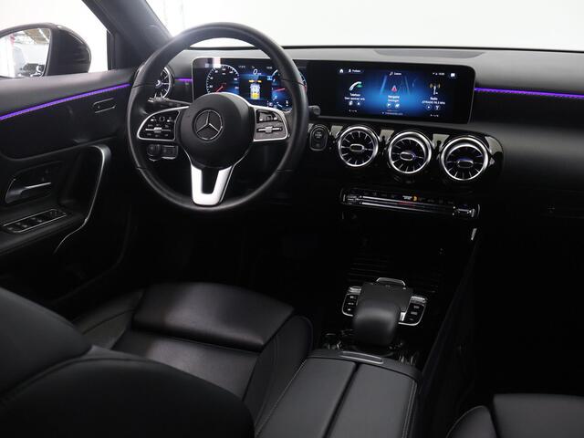 Mercedes-Benz A-KLASSE 200 Launch Edition Premium | AMG | Night | Panoramadak | Widescreen | Thermotronic |