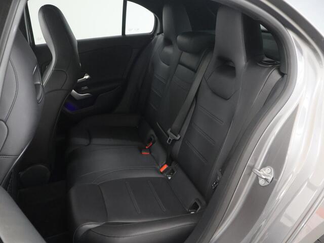 Mercedes-Benz A-KLASSE 200 Launch Edition Premium | AMG | Night | Panoramadak | Widescreen | Thermotronic |