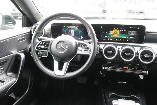 Mercedes-Benz A-KLASSE 200 Premium , Navigatie , Bovag garantie