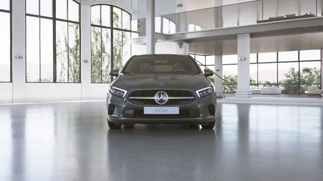 Mercedes-Benz A-KLASSE 180 Business Solution Luxury | Widescreen | Panoramadak | Stoelverwarming | Multibeam |