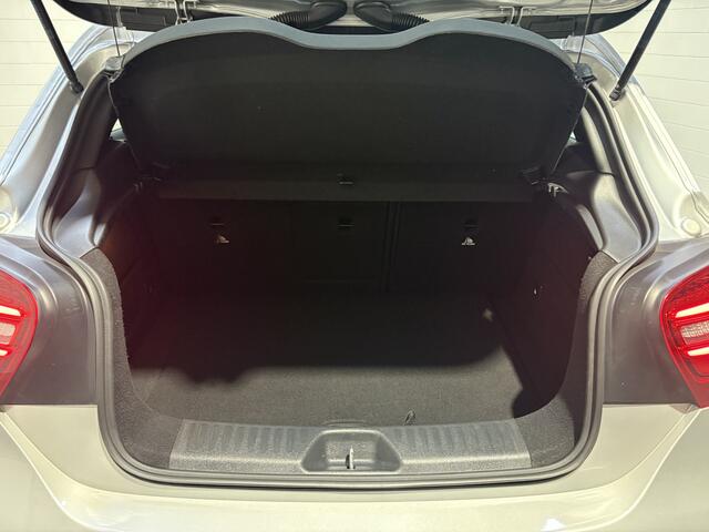Mercedes-Benz A-KLASSE 180 Prestige, Amg pakket, Volledig onderhouden, Navi, Cruise, Clima, 18 inch AMG, Xenon, Sportinterieur, Net groot onderhoud gehad, Prijs incl. nwe apk en 3 mnd gar.