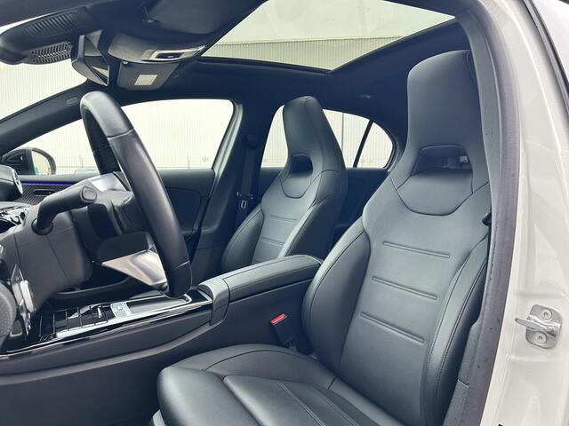 Mercedes-Benz A-KLASSE 250 e Luxury | Panoramadak | Achteruitrijcamera | Stoelverwarming | Sfeerverlichting | Dodehoekassistent | Multibeam LED | Apple & Android Carplay