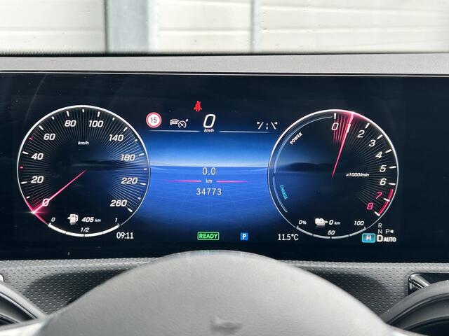 Mercedes-Benz A-KLASSE 250 e Luxury | Panoramadak | Achteruitrijcamera | Stoelverwarming | Sfeerverlichting | Dodehoekassistent | Multibeam LED | Apple & Android Carplay