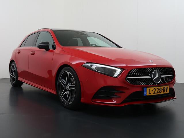 Mercedes-Benz A-KLASSE 200 Business Solution AMG Styling Panoramadak HUD Burmester Camera Sfeerverlichting Automaat