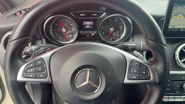 Mercedes-Benz A-KLASSE 180 Business Solution AMG AUTOMAAT / FULL LED / STOELVERW / CAMERA / NAVI / AIRCO / PDC / BLUETOOTH / NL-AUTO