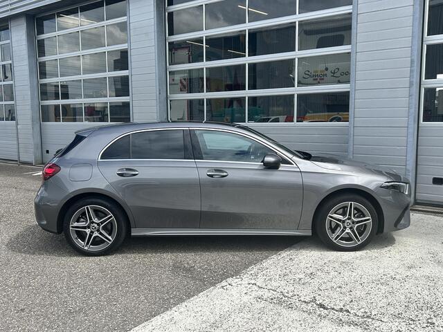 Mercedes-Benz A-KLASSE 250 e AMG | Panoramadak | Dodehoekassistent | Privacy Glas Achter | Sfeerverlichting | Stoelverwarming | Parkeersensoren |