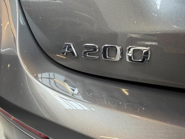 Mercedes-Benz A-KLASSE 200 Premium Plus AUTOMAAT| CAMERA| NAVIGATIE| SPORT INTERIEUR| AIRCO/ECC| CRUISECONTROL| PARKEERSENSOREN