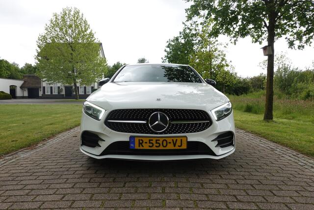 Mercedes-Benz A-KLASSE 180 AMG Line