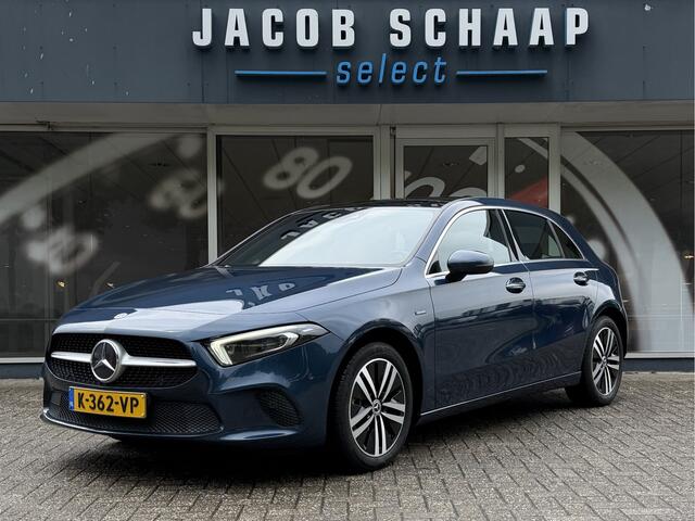Mercedes-Benz A-KLASSE 250 e Business Solution Luxury / Keyless / Trekhaak (1.600KG) / Panodak / Camera / Elek. Stoelen /