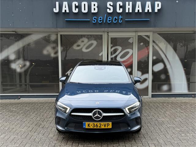 Mercedes-Benz A-KLASSE 250 e Business Solution Luxury / Keyless / Trekhaak (1.600KG) / Panodak / Camera / Elek. Stoelen /