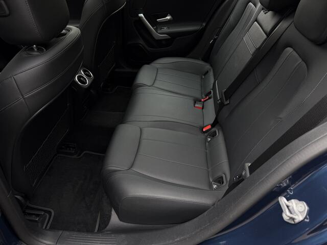 Mercedes-Benz A-KLASSE 250 e Business Solution Luxury / Keyless / Trekhaak (1.600KG) / Panodak / Camera / Elek. Stoelen /