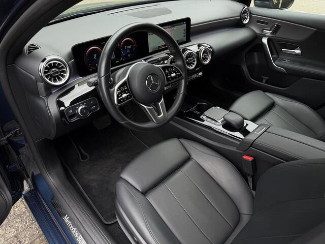 Mercedes-Benz A-KLASSE 250 e Business Solution Luxury / Keyless / Trekhaak (1.600KG) / Panodak / Camera / Elek. Stoelen /