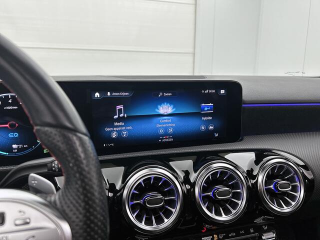 Mercedes-Benz A-KLASSE 250 e AMG Plug-In Hybride | Trekhaak | Panoramadak | Sfeerverlichting | Inclusief 24 maanden MB Certified garantie voor Europa.