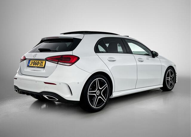 Mercedes-Benz A-KLASSE 180 AMG line | Night Pakket | Panorama Schuif-Kanteldak | Sfeerverlichting. | Ledkoplampen. Inclusief 24 maanden MB Certified garantie voor Europa.