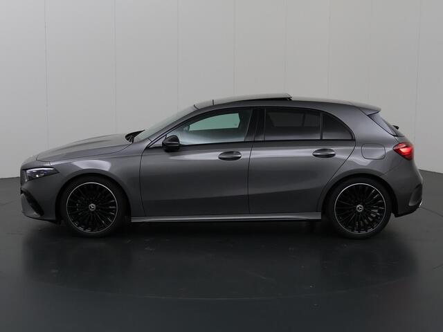 Mercedes-Benz A-KLASSE 180 Star Edition AMG Line | Achteruitrijcamera | Keyless go | Sfeerverlichting | Stoelverwarming | Panoramaschuifdak |