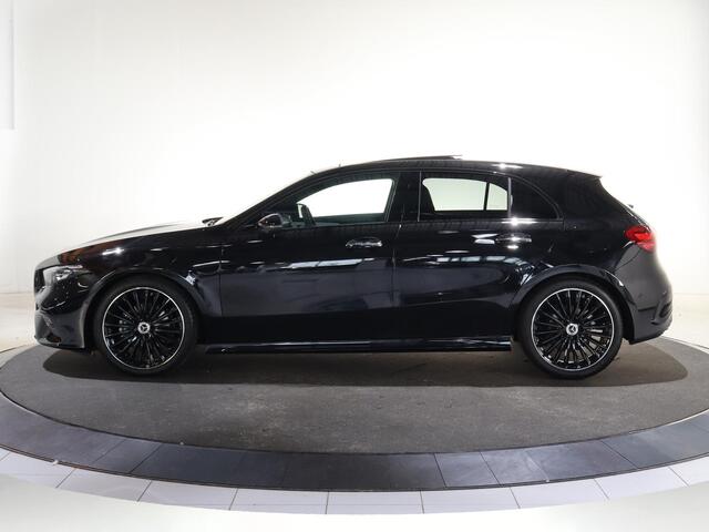 Mercedes-Benz A-KLASSE 180 Business Solution AMG | Panoramaschuifdak | Premium plus | Head-Up | Stoelverwarming | Achteruitrijcamera | MULTIBEAM LED |