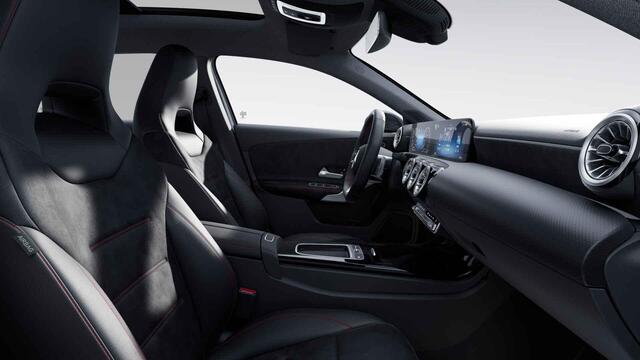 Mercedes-Benz A-KLASSE 180 Business Solution AMG | Night | Panoramadak | Widescreen | Stoelverwarming |