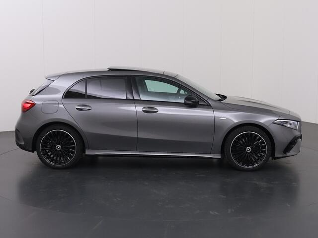 Mercedes-Benz A-KLASSE 250e Business Solution AMG | Panoramaschuifdak | AMG Line Plus | Night | Winterpakket | Trekhaak