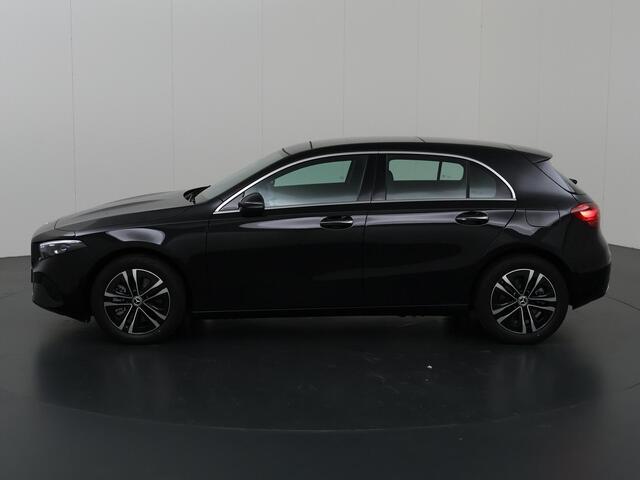 Mercedes-Benz A-KLASSE 250e Star Edition Luxury Line | Panoramadak | Keyless Entry | Trekhaak | LED-koplampen | Achteruitrijcamera |