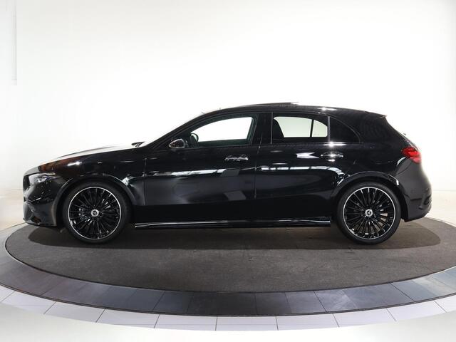 Mercedes-Benz A-KLASSE 180 Business Solution AMG | Panoramaschuifdak | Premium Plus | 19"AMG-velgen | Head-up display | Dodehoekassistent |