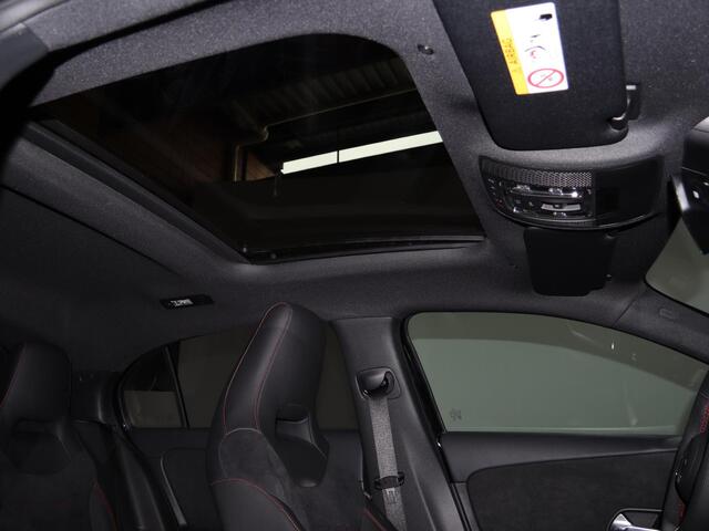 Mercedes-Benz A-KLASSE 180 Business Solution AMG | Panoramaschuifdak | Premium Plus | 19"AMG-velgen | Head-up display | Dodehoekassistent |