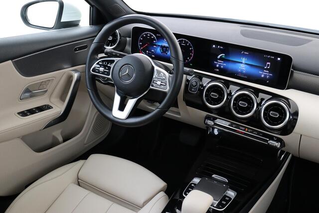 Mercedes-Benz A-KLASSE 200 -PANO.DAK|CAMERA|LEDER|KEYLESS|CARPLAY|PROGRESSIVE|STOELVERW.|18"