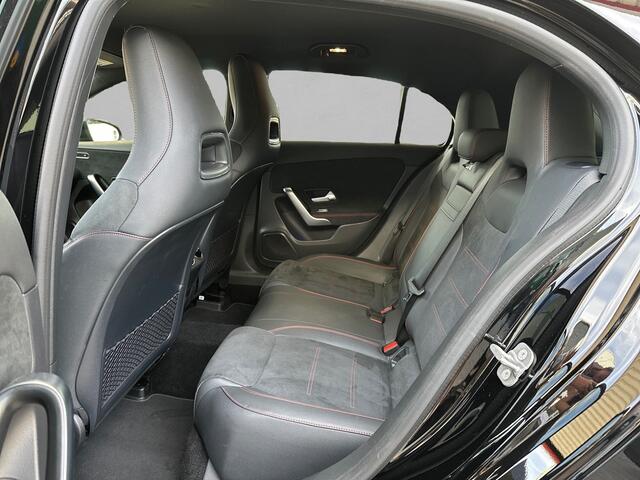 Mercedes-Benz A-KLASSE 200 AMG Line CRUISE ADAPT / CAMERA / STOEL VERW. / SFEERVERLICHTING / NAVI