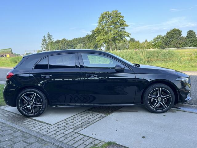 Mercedes-Benz A-KLASSE 250 e Premium Plus AMG Leder bekleding Breedbeeld