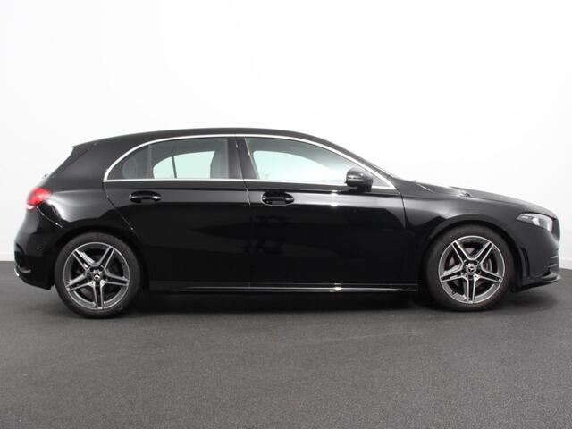 Mercedes-Benz A-KLASSE 200 AMG Line Navigatie Climate Control Camera Virtual Cockpit Led Stoelverwarming Cruise control Parkeersensoren