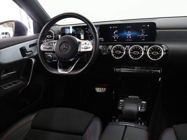Mercedes-Benz A-KLASSE 180 Business Solution AMG | Night | Panoramadak | Trekhaak | Keyless | Memory | Premium Sound | Multibeam | Widescreen |