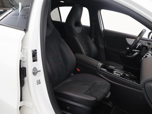 Mercedes-Benz A-KLASSE 180 Business Solution AMG | Night | Panoramadak | Trekhaak | Keyless | Memory | Premium Sound | Multibeam | Widescreen |