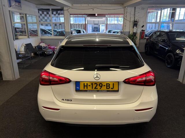 Mercedes-Benz A-KLASSE 180 Bns Solution*Carplay*Camera*Led*Velgen