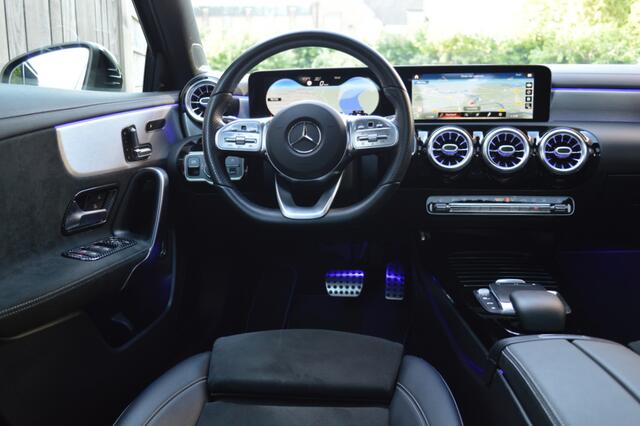 Mercedes-Benz A-KLASSE 250 e AMG Multibeam Panorama Memory Distronic Burmester Camera 360 Head-Up Augmented Pdc
