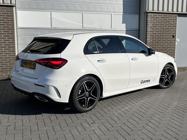 Mercedes-Benz A-KLASSE 180 Star Edition AMG | Night Pakket | Dodehoekassistent | Donkergetint Glas Achter | Sfeerverlichting | Stoelverwarming | Parkeersensoren | Achteruitrijcamera | Elektrisch Inklapbare Buitenspiegels