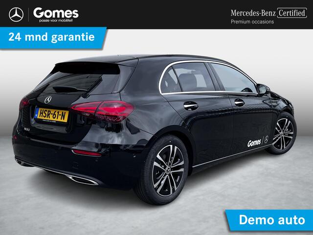 Mercedes-Benz A-KLASSE 180 Star Edition Luxury | Panoramadak | Dodehoekassistent | Donkergetint Glas Achter | Sfeerverlichting | Stoelverwarming | Parkeersensoren | Achteruitrijcamera | Elektrisch Inklapbare Buitenspiegels