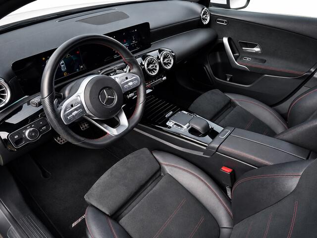 Mercedes-Benz A-KLASSE 200 Business Solution AMG NAP 37dkm, Dealer Onderhouden, Panoramadak, Sfeerverlichting