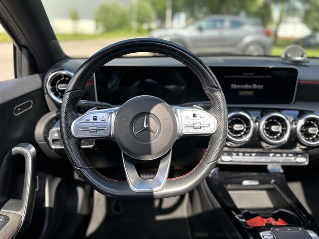 Mercedes-Benz A-KLASSE 200 Business Solution AMG|PANO|CAMERA|AUTOMAAT|LM VELGEN 18"|STOELVERWARMING|NAP