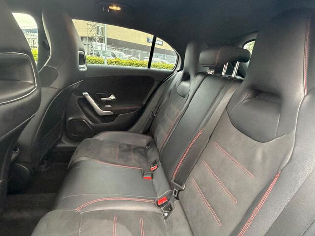 Mercedes-Benz A-KLASSE 180 Business Solution AMG l Automaat l Camera l Tempomaat l Stoelverwarming l Led High Perfromance I Zit comfort pakket l Smartphone integratie pakket l
