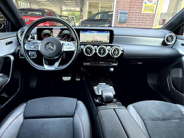 Mercedes-Benz A-KLASSE 180 Business AMG Camera, Sfeerverlichting, Stoelverwarming