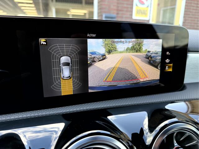 Mercedes-Benz A-KLASSE 180 Business AMG Camera, Sfeerverlichting, Stoelverwarming