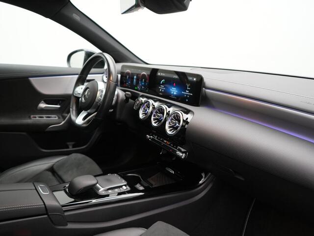 Mercedes-Benz A-KLASSE 250 e AMG Line PHEV 218pk | Panodak | Camera | Multibeam LED | Alcantara Sportstoelen Verwarmd | Apple Carplay | Sfeerverlichting | Blis | Cruise Control | Navigatie | Virtual | DAB | Plug In Hybrid |