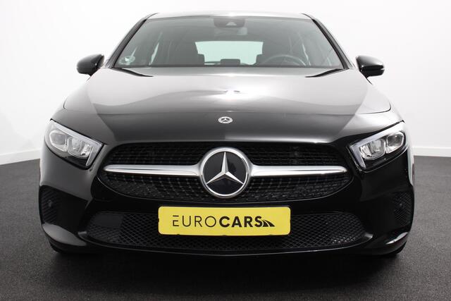 Mercedes-Benz A-KLASSE 180 7-DCT Progressive Style Plus Navigatie Climate Control Camera Led 17"Lichtmetalen velgen Dab Half Leder Cruise control
