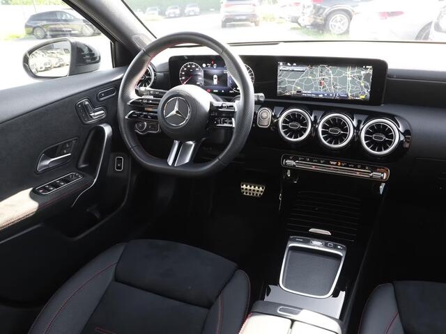 Mercedes-Benz A-KLASSE 250e AMG ** NIGHT, MBUX+, PANO, MEMO, DISTR, 2-Zone CLIMA, 19-inch LMV, ** 1e EIG - UNFALLFREI ** ** INFORMEER OOK NAAR ONZE AANTREKKELIJKE FINANCIAL-LEASE TARIEVEN **