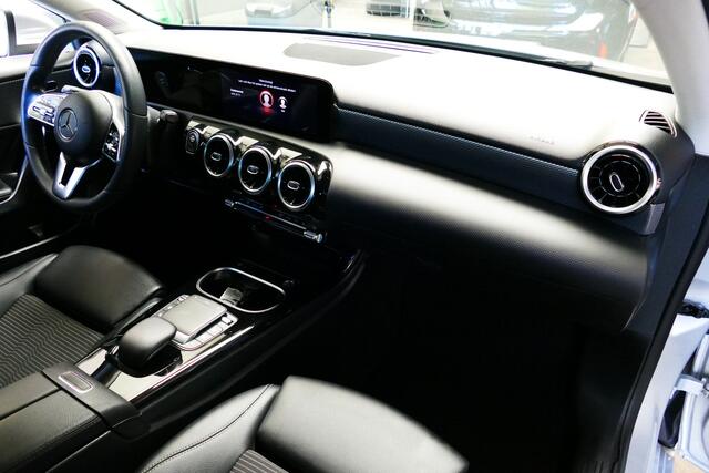 Mercedes-Benz A-KLASSE 250 e Carplay/Android, Navi, Clima, StoelVerw, Full Led, Haak 1600kg