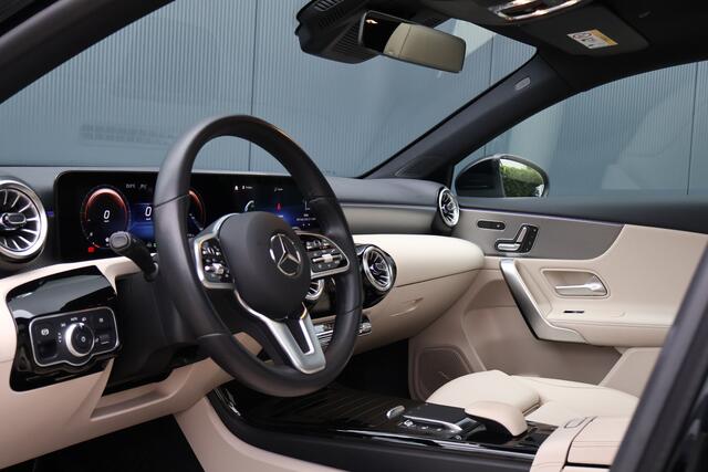 Mercedes-Benz A-KLASSE 250 e Business Solution Luxury Limited Sfeer | Pano | Trekhaak | Camera | Adapt. Cruise | Leer | Full Options
