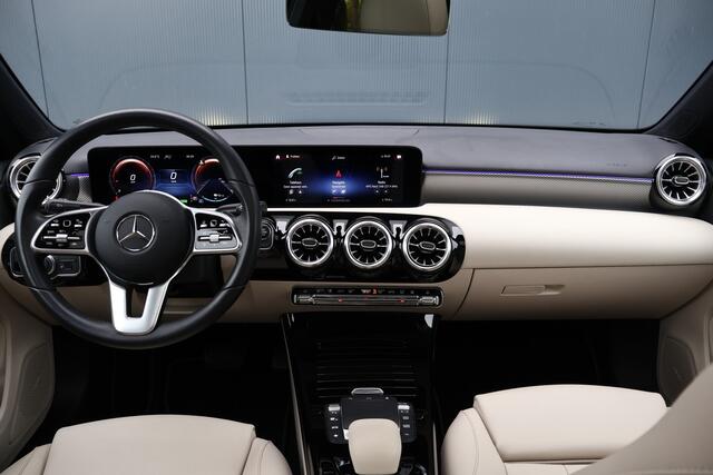 Mercedes-Benz A-KLASSE 250 e Business Solution Luxury Limited Sfeer | Pano | Trekhaak | Camera | Adapt. Cruise | Leer | Full Options