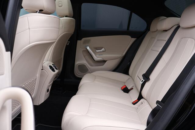 Mercedes-Benz A-KLASSE 250 e Business Solution Luxury Limited Sfeer | Pano | Trekhaak | Camera | Adapt. Cruise | Leer | Full Options
